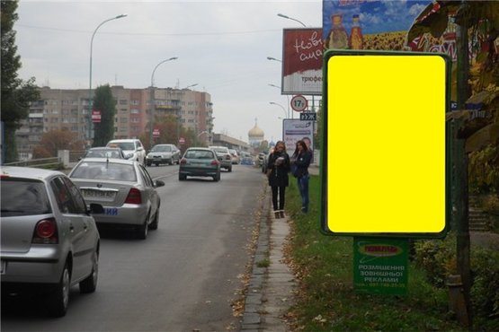 Фото рекламной плоскости по адресу м.Ужгород вул.Дружби народів, біля парку Дружби народів, заїзд на транспортний міст, в сторону 16-ти етажки