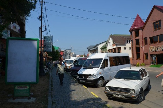 Фото рекламной плоскости по адресу вул. Незалежності, біля Надра, Коопінвест та Індекс банків