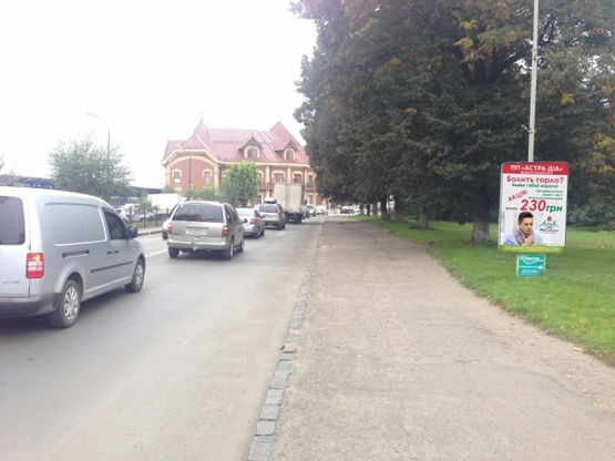 Фото рекламной плоскости по адресу м.Ужгород вул.Станційна, біля жд вокзалу, маг.BUDMIX