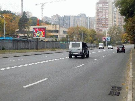 Фото рекламной плоскости по адресу Старонаводницкая ул., перед ограждением СТО, к ст.м.Печерская Фото рекламной плоскости по адресу Старонаводницкая ул., перед ограждением СТО, к ст.м.Печерская