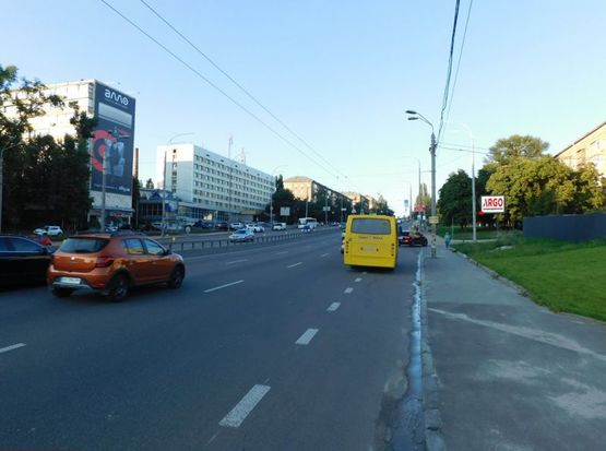 Фото рекламної площини за адресою Дружбы Народов бульв. 4/6