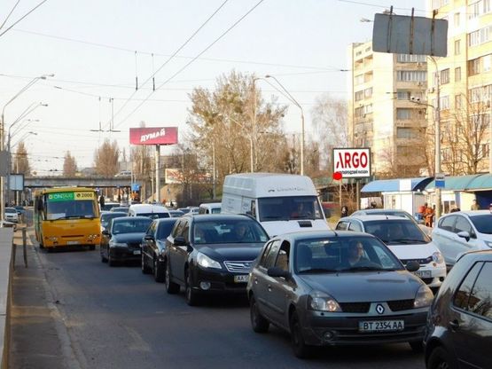 Фото рекламної площини за адресою Довженко Александра ул. 14