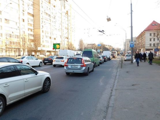 Фото рекламної площини за адресою Довженко Александра ул. 14