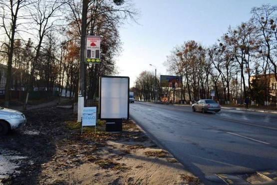 Фото рекламной плоскости по адресу вул. Декабристів, 9 - головна розв'язка міста, кафе "Ласощі"