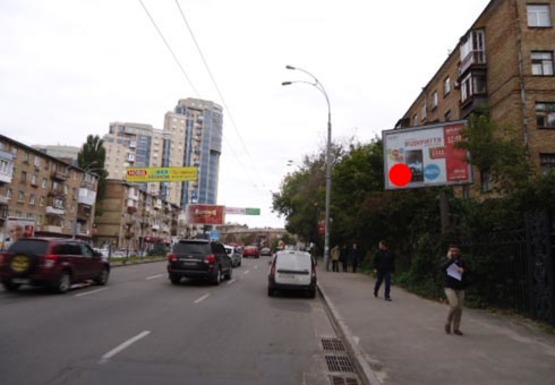 Фото рекламної площини за адресою Кутузова ул., 1