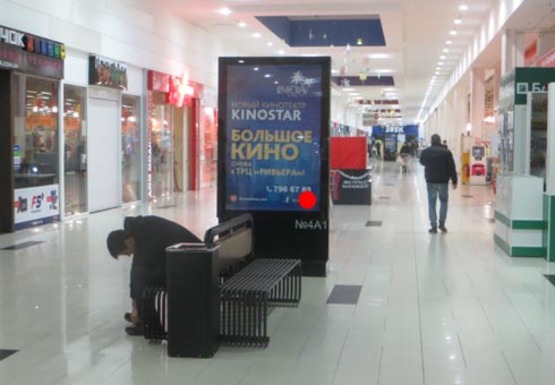 Фото рекламной плоскости по адресу ТЦ "Ривьера", холл №4 А1