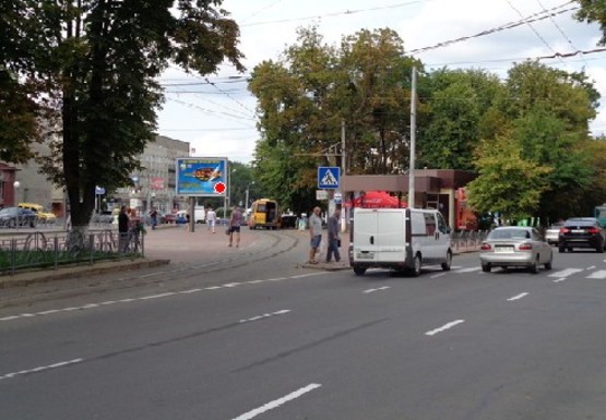 Фото рекламної площини за адресою Пирогова ул., 4 [№4]