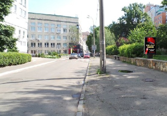 Фото рекламної площини за адресою Немировича-Данченка ул., 4 (напротив)