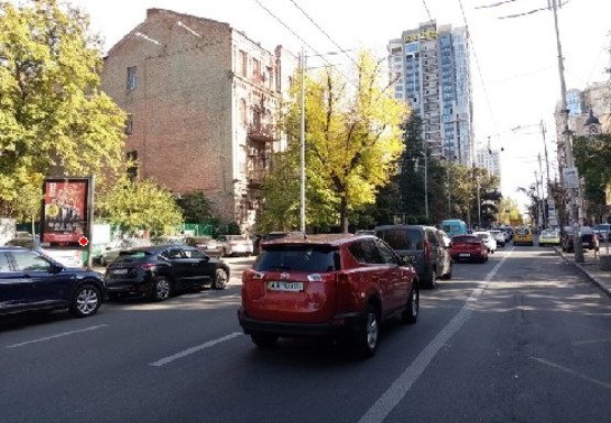 Фото рекламной плоскости по адресу Жилянская ул., 102/51