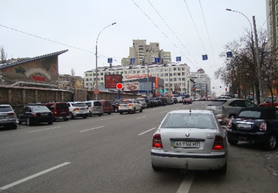 Фото рекламної площини за адресою Антоновича ул., 115