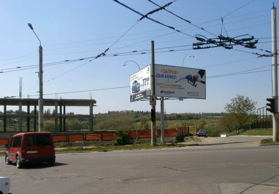 Фото рекламної площини за адресою перекресток ул.Комарова-ул.Героїв Майдану Фото рекламної площини за адресою перекресток ул.Комарова-ул.Героїв Майдану