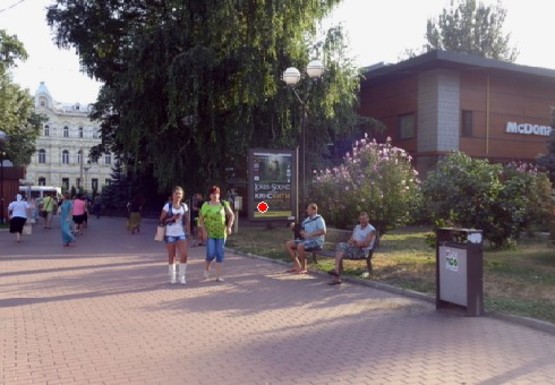 Фото рекламної площини за адресою Привокзальная пл., 1-А, аллея