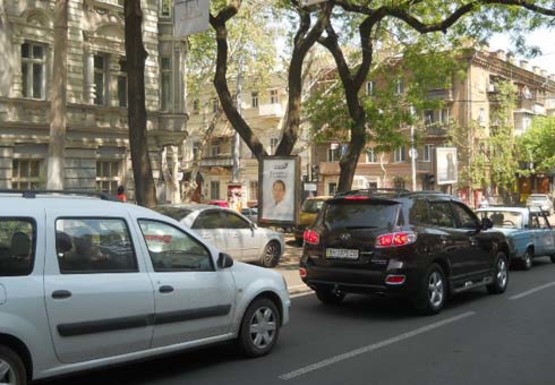 Фото рекламной плоскости по адресу Троицкая ул., 26 - Пушкинская ул.