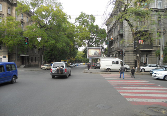 Фото рекламної площини за адресою Осипова ул. - Успенская ул., 25