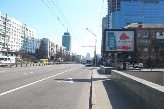 Фото рекламної площини за адресою Перемоги просп., , 17