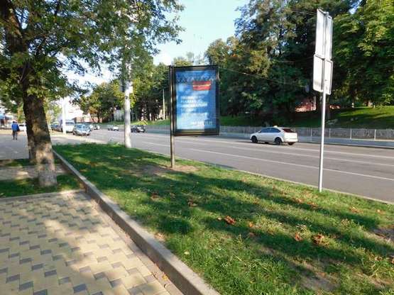 Фото рекламної площини за адресою Льва Толстого вул., 7