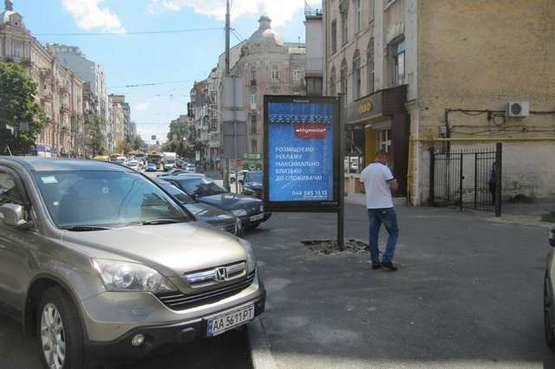 Фото рекламної площини за адресою Саксаганського вул., 111