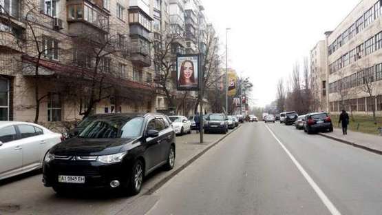 Фото рекламной плоскости по адресу Кловський узвіз, 24 №2