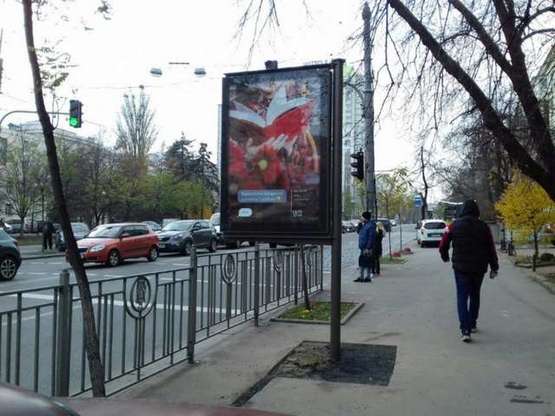 Фото рекламної площини за адресою Мельникова вул., 10