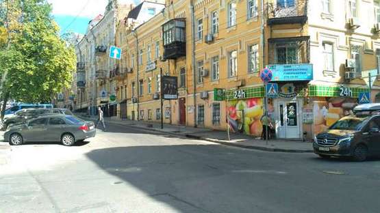 Фото рекламной плоскости по адресу Мала Житомирська вул., 18