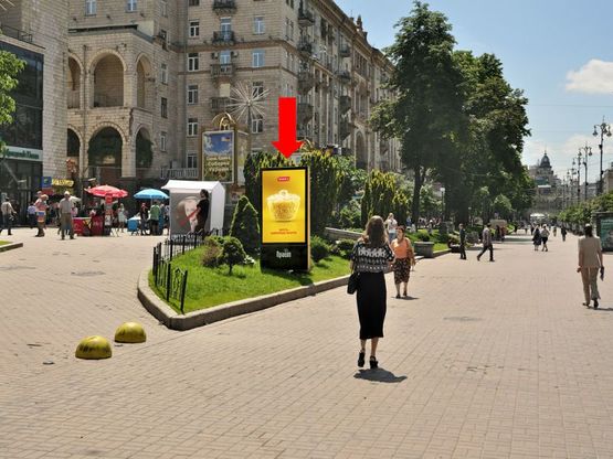 Фото рекламной плоскости по адресу Крещатик ул., 19, ст.м. Крещатик, в сторону Бессарабская пл.