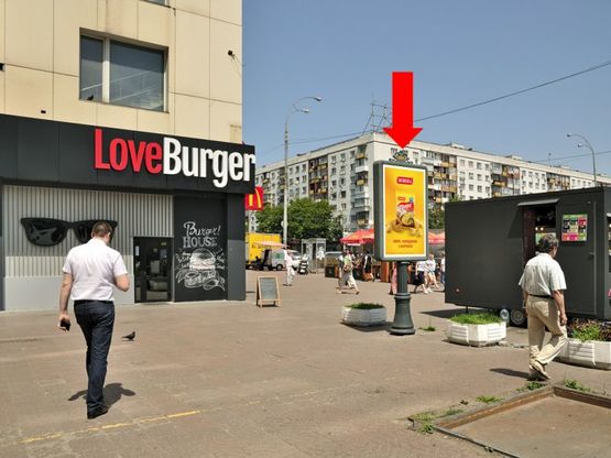 Фото рекламної площини за адресою Украинки бул., 26, возле ст. м. "Печерская", в сторону Бассейная ул.