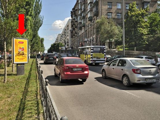 Фото рекламной плоскости по адресу Украинки бул., 6, (бульвар)