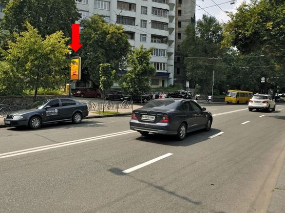 Фото рекламної площини за адресою Б. Житомирская ул., 33 / Сретенская ул., в сторону Львовская пл.