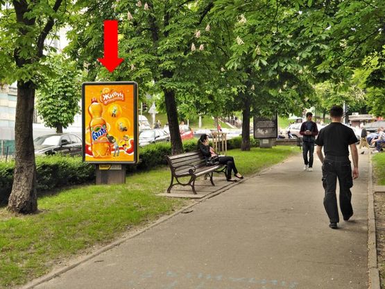 Фото рекламной плоскости по адресу Антоновича ул. (бывш. Горького ул.), 2/7