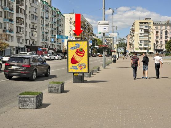 Фото рекламной плоскости по адресу Б. Васильковская ул. (бывш. Красноармейская ул.), 103, возле Дворца Украина, в сторону центра
