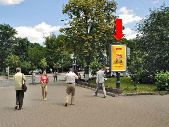 Фото рекламної площини за адресою Институтская ул. / Ольгинская ул., вход на ст. м. "Крещатик"