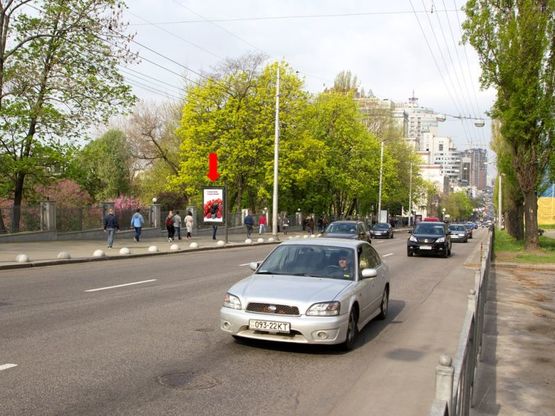 Фото рекламної площини за адресою Шевченко бул., 36, возле Ботанического сада, в сторону Победы пл.