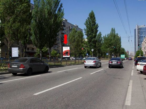 Фото рекламной плоскости по адресу Украинки бул., 7а, на светофоре, в сторону ул. Крещатик Фото рекламной плоскости по адресу Украинки бул., 7а, на светофоре, в сторону ул. Крещатик