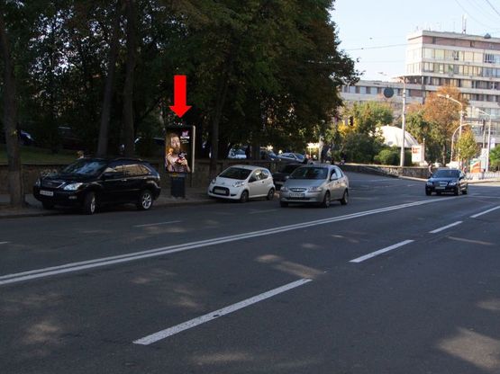 Фото рекламной плоскости по адресу Б. Житомирская ул. / Сретенская ул., 17, в сторону Львовская пл.