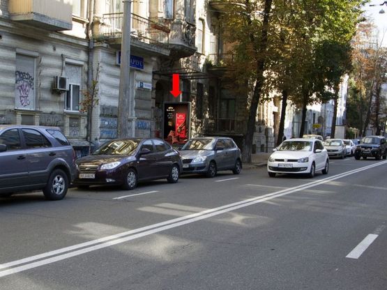 Фото рекламної площини за адресою Б. Житомирская ул., 34, в сторону Владимирская ул.