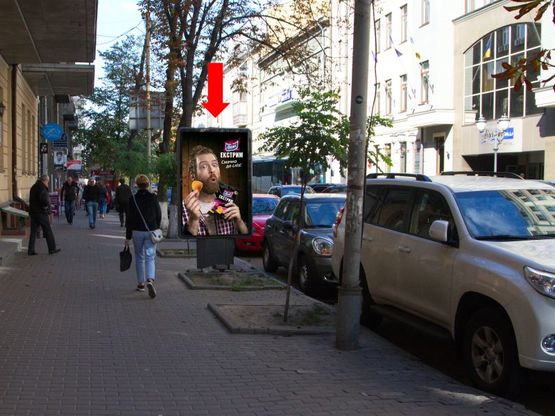 Фото рекламной плоскости по адресу Ярославов Вал ул., 17-А, напротив отеля "Radisson Blu", в сторону Львовская пл.