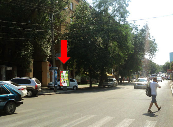 Фото рекламної площини за адресою Харьковская ул. / Магдебургского права ул. (бывш. Гопнер ул.), возле ночного клуба "Лабиринт"