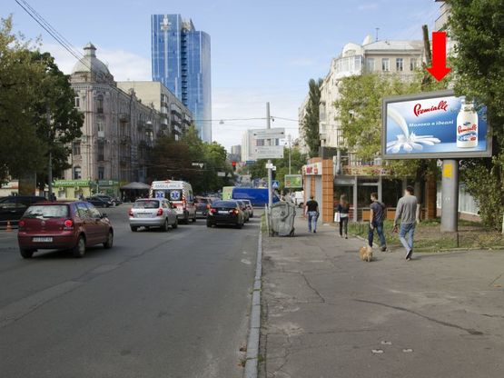 Фото рекламной плоскости по адресу Толстого ул., 18 / Саксаганского ул., напротив ресторана "Велюр"