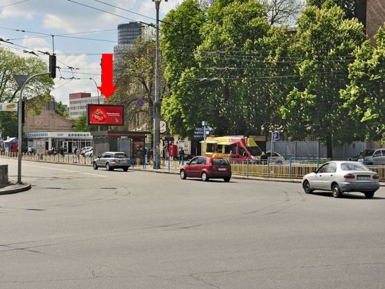 Фото рекламної площини за адресою Московская ул., ст. м. "Арсенальная", в сторону ст. м. "Печерская"