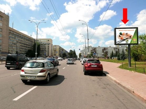 Фото рекламної площини за адресою Украинки бул., 21, в сторону ст. м. "Печерская"
