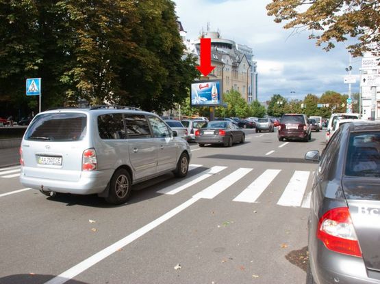 Фото рекламной плоскости по адресу Омеляновича-Павленка ул. (бывш. Суворова ул.), 1, в сторону Славы пл., разделитель Фото рекламной плоскости по адресу Омеляновича-Павленка ул. (бывш. Суворова ул.), 1, в сторону Славы пл., разделитель