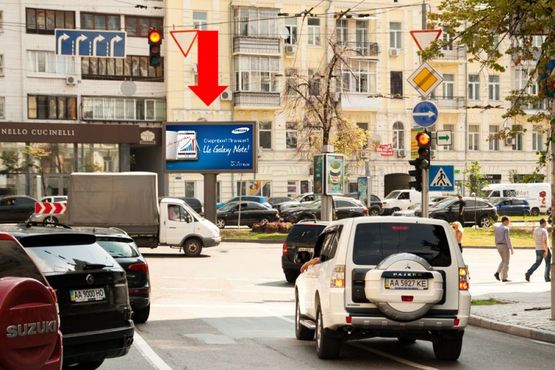 Фото рекламной плоскости по адресу Бассейная ул. / Руставели ул., разделитель, в сторону Украинки бул.