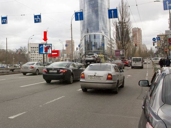 Фото рекламной плоскости по адресу Бассейная ул. / бул. Украинки/ ул. Мечникова, разделитель, ТРЦ "Gulliver", на светофоре, в сторону пл. Украинки Фото рекламной плоскости по адресу Бассейная ул. / бул. Украинки/ ул. Мечникова, разделитель, ТРЦ "Gulliver", на светофоре, в сторону пл. Украинки
