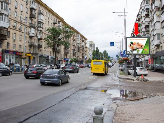 Фото рекламной плоскости по адресу Б. Васильковская ул. (бывш. Красноармейская ул.), 131, возле АЗС "Amic", в сторону ст. м. "Дворец Украина"