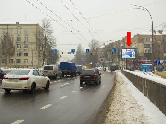 Фото рекламної площини за адресою Телиги ул., 13/14 - ул. Дорогожицкая, на светофоре, в сторону ст. м. "Шулявская"