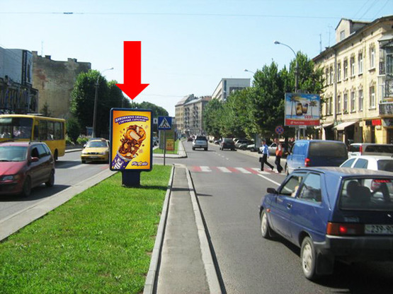 Фото рекламної площини за адресою Черновола пр. / Медовая ул., разделитель, возле клуба "Malevych", в центр