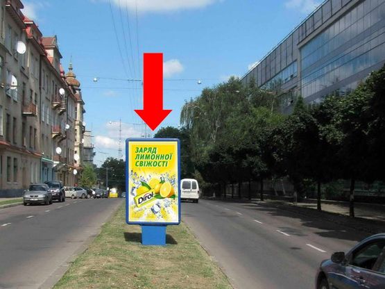 Фото рекламной плоскости по адресу Митрополита Андрея ул., 10, разделитель, район Политеха, в сторону Святого Юра пл. Фото рекламной плоскости по адресу Митрополита Андрея ул., 10, разделитель, район Политеха, в сторону Святого Юра пл.