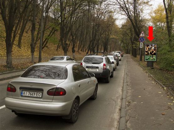 Фото рекламної площини за адресою Парковая дорога - 50 м. до Паркового моста, в сторону ул. Грушевского, Европейской пл.