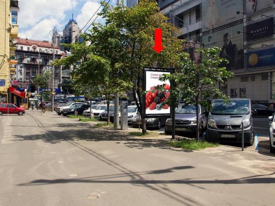 Фото рекламної площини за адресою Эспланадная ул. / ул. Рогнединская, напротив ТРЦ "Gulliver",  в сторону ул. Бассейная