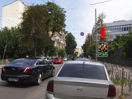 Фото рекламної площини за адресою Б. Житомирская ул., 33 / ул. Стретинская, в сторону ул. Крещатик